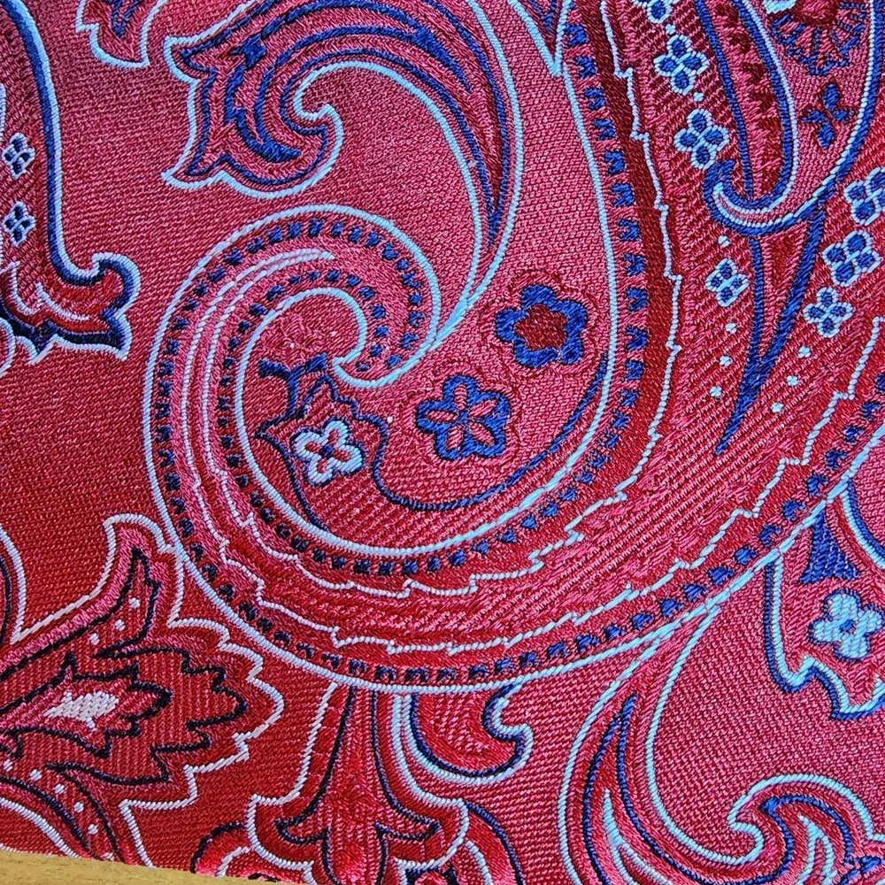 Cremieux Collection Silk Tie‎ Red Paisley Hand Made Classic Office Special Event